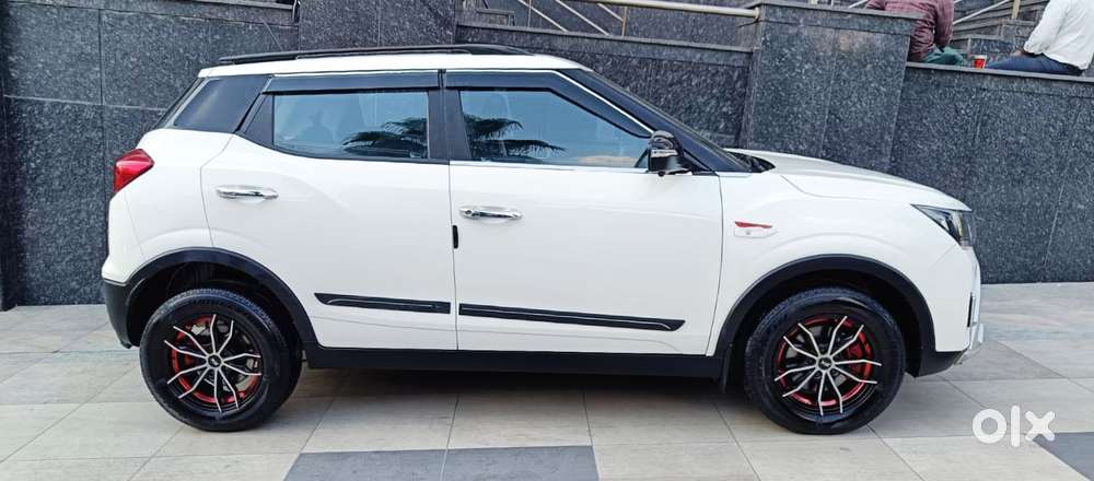 Mahindra Xuv300 1.2 W6 Amt Petrol, 2023, Petrol