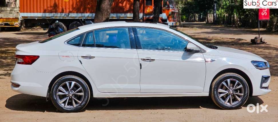 Skoda Slavia 1.0 Tsi Style At, 2023, Petrol