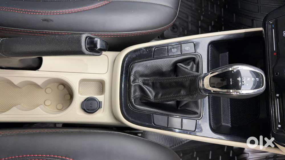 Skoda Slavia 1.0 Ambition Tsi At, 2023, Petrol