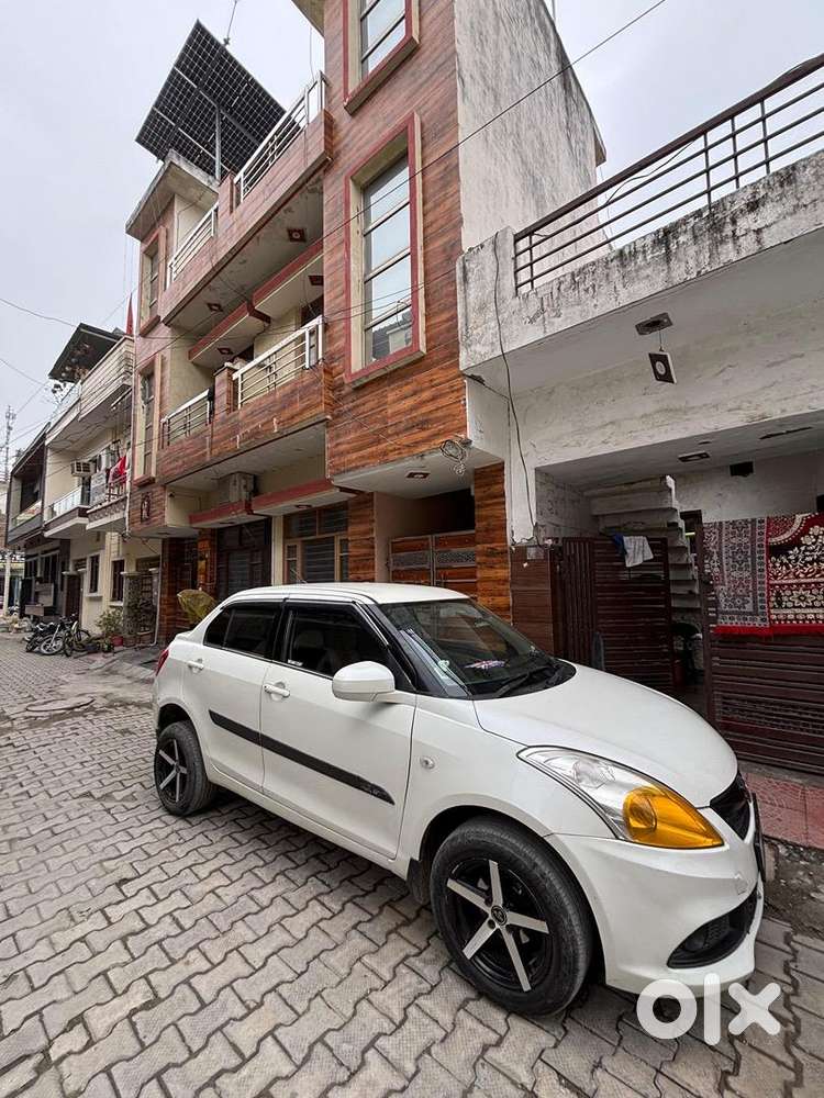 Maruti Suzuki Dzire 2016 Petrol 72000 Km Driven