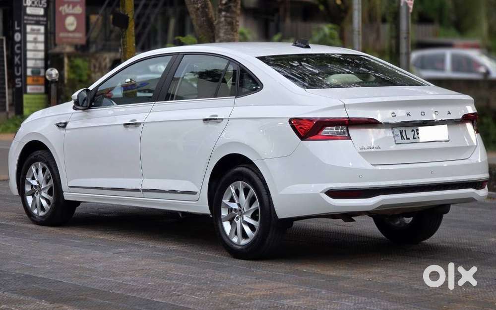 Skoda Slavia 1.0 Ambition Tsi At, 2023, Petrol
