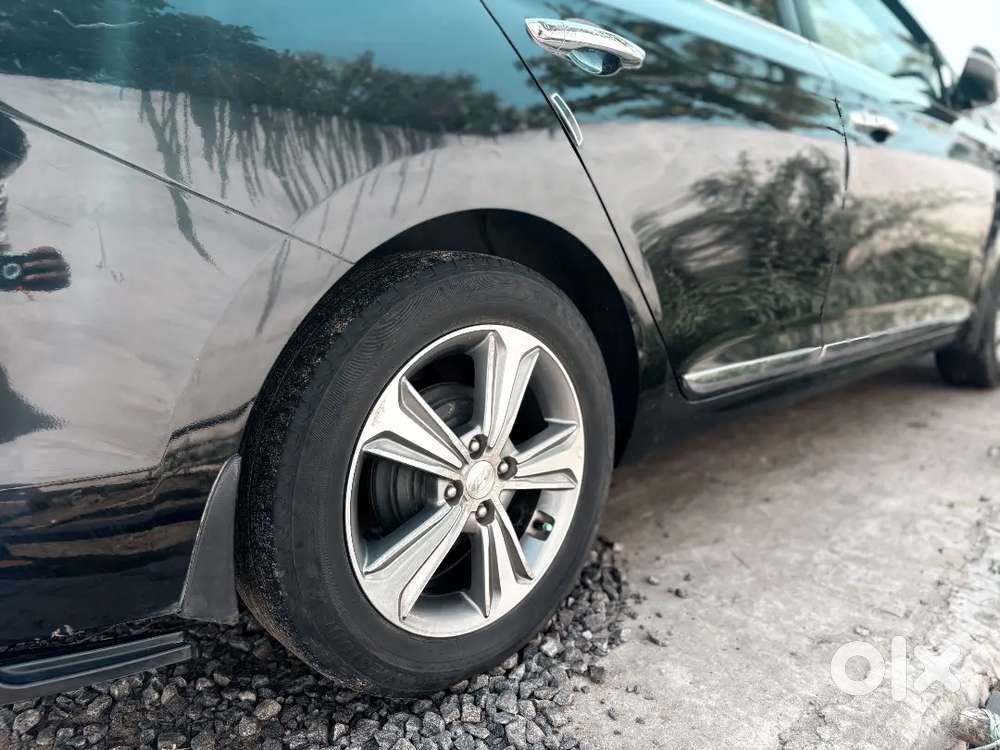 Hyundai Verna 2018 Petrol 65000 Km Driven