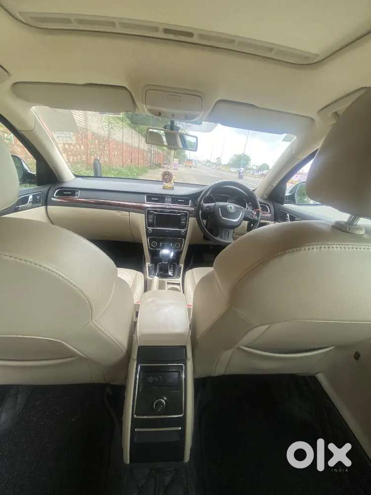 Skoda Superb 2.5 Elegance 2012
