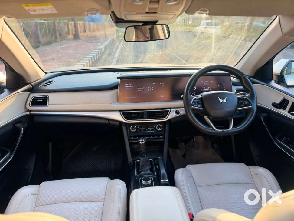 Mahindra Xuv700 2.2 Ax 7 Diesel At Luxury Pack Str, 2022, Diesel