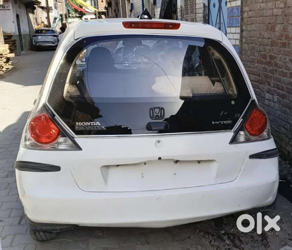 Honda Brio 2012 Petrol 93120 Km Driven All Okay Cng On Paper But Cng K