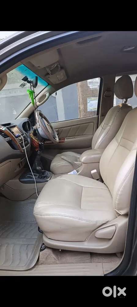Toyota Fortuner 2012 Diesel 300000 Km Driven