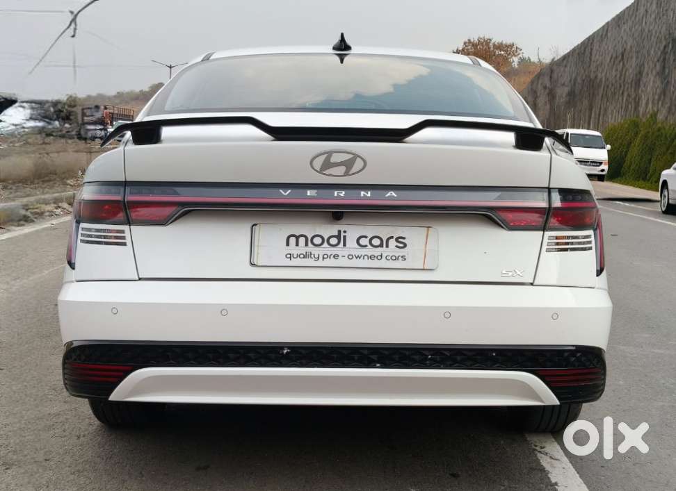 Hyundai Verna 1.5 Sx Vtvt Ivt, 2025, Petrol