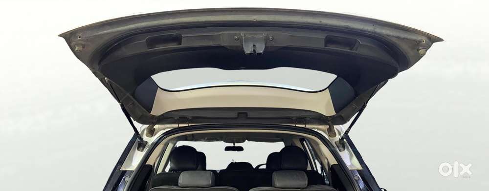 Mahindra Xuv700 2.0 Ax 5 Petrol Mt 7 Str, 2022, Petrol