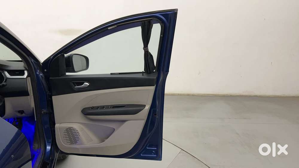 Renault Triber Rxz, 2022, Petrol