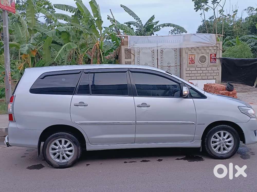 Toyota Innova 2012