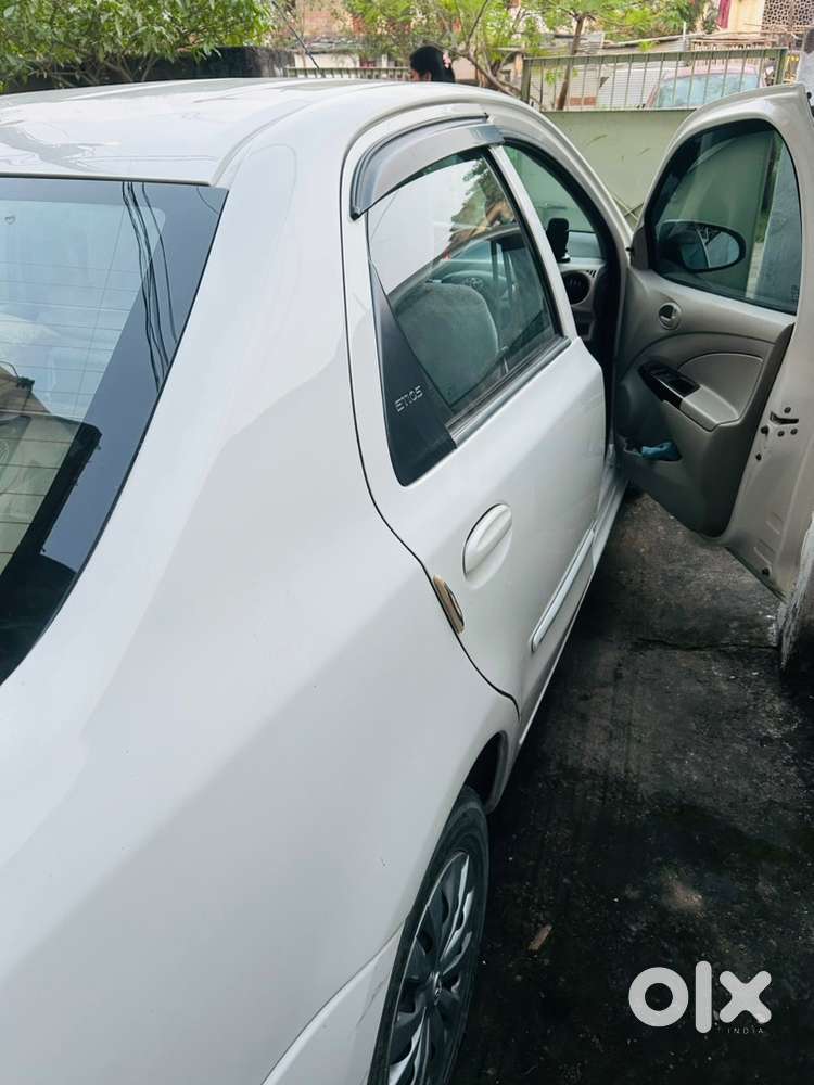 Toyota Etios 2016 Diesel Well Maintained.zero Dept Insurance Service