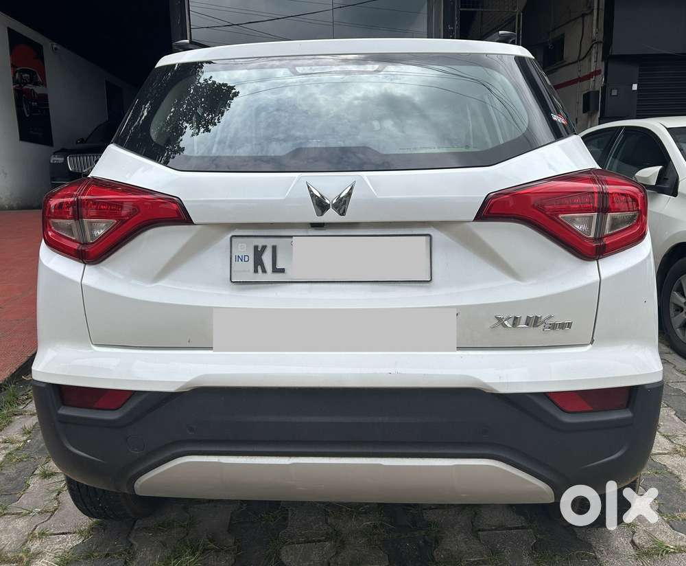 Mahindra Xuv300 W4, 2023, Petrol