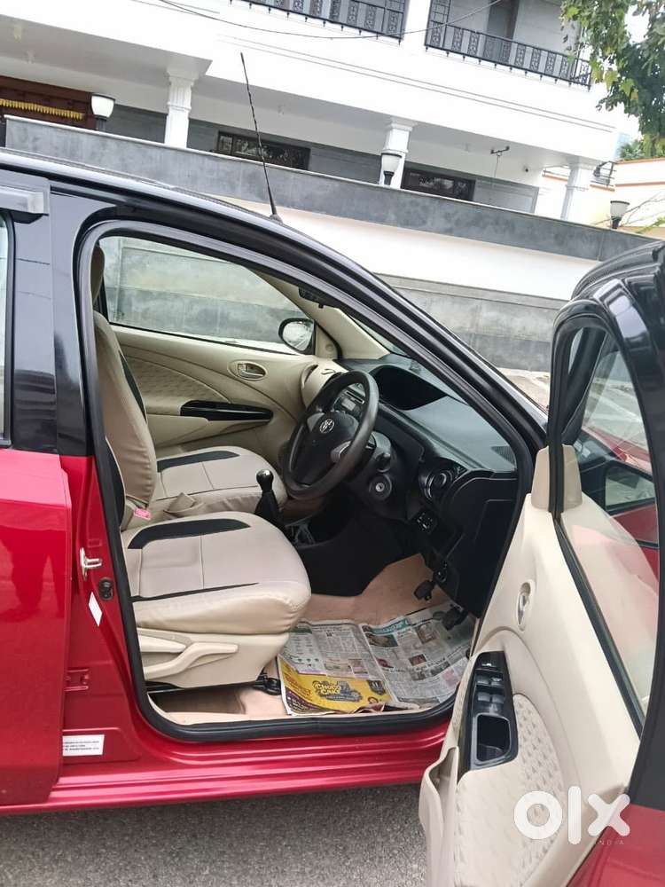 Toyota Etios Liva V Dual Tone, 2019, Petrol