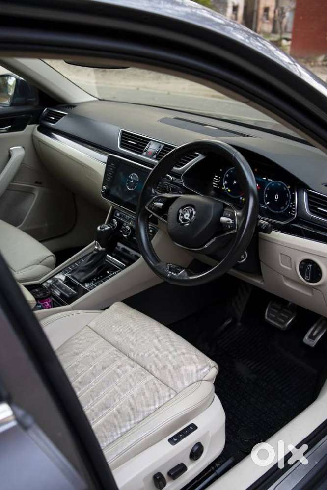 Skoda Superb Laurin And Klement 1.8, 2023, Petrol
