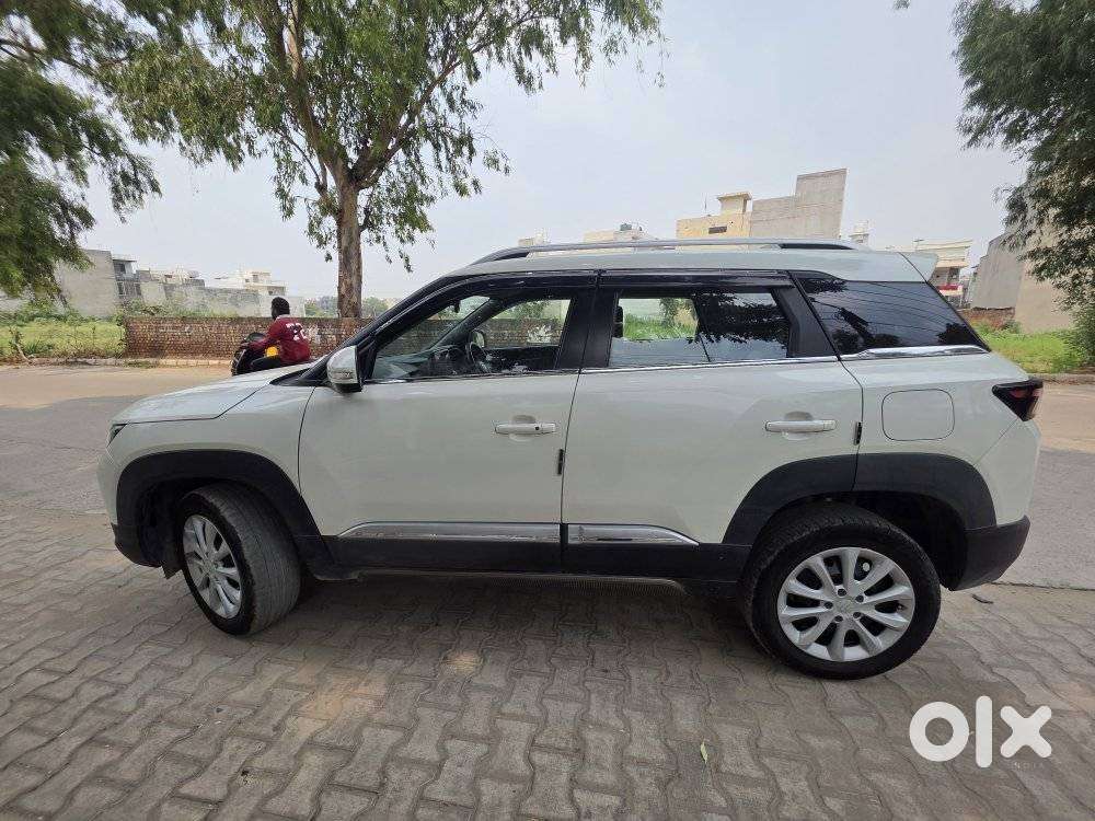 Maruti Suzuki Brezza 1.5 Zxi Smart Hybrid, 2023, Petrol