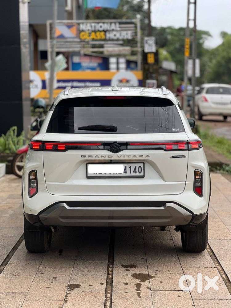 Maruti Suzuki Grand Vitara Smart Hybrid Alpha, 2025, Petrol