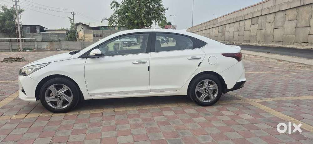 Hyundai Verna 1.5 Sx (o) Petrol Mt, 2022, Petrol