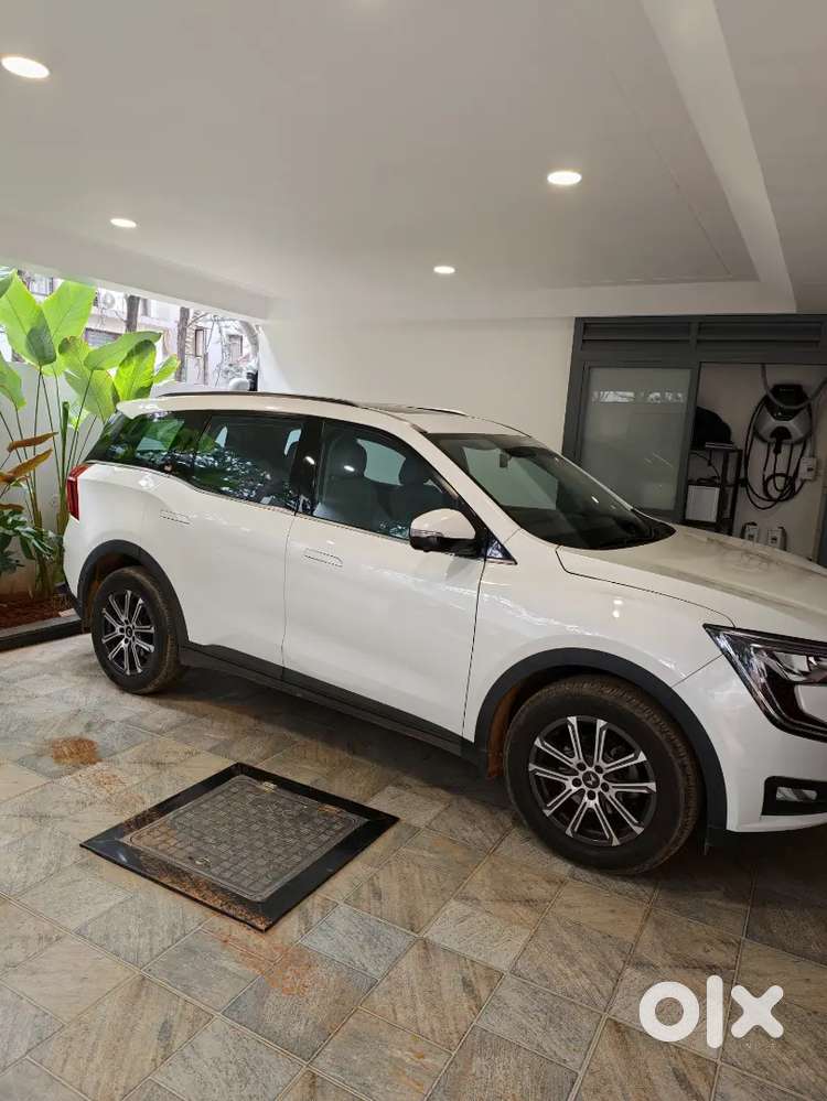 Mahindra Xuv700 Petrol 2022 1st Owner