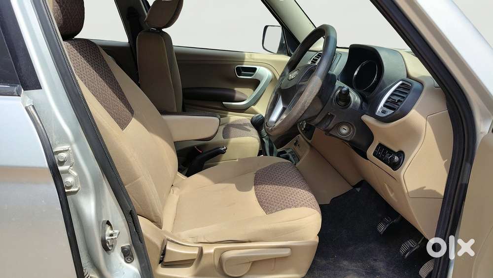 Mahindra Tuv 300 Mhawk100 T8, 2017, Diesel