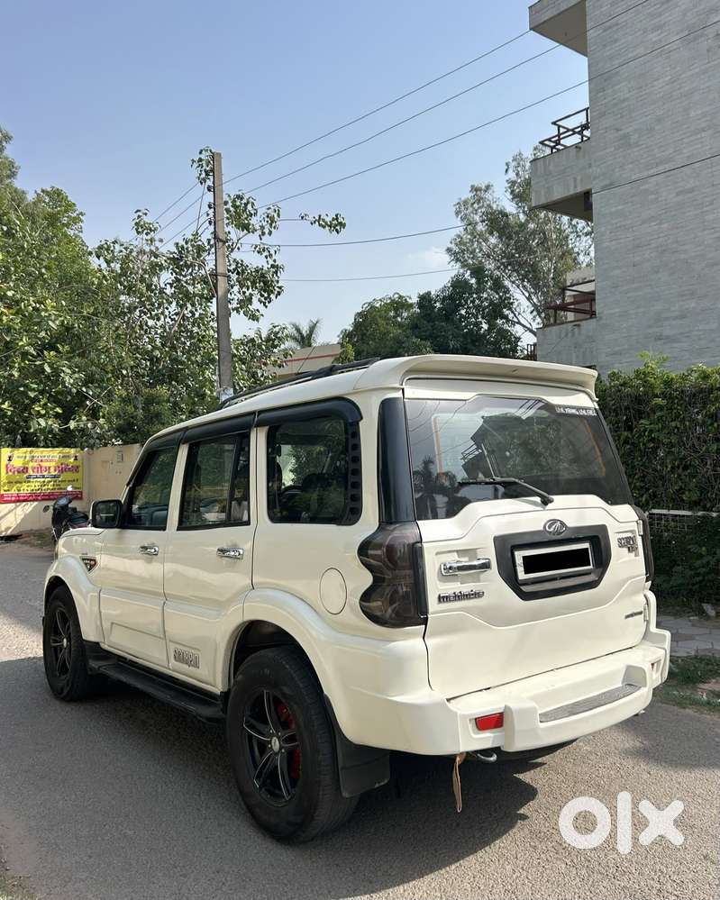 Mahindra Scorpio Classic 2.2 S 11 Mt 7 Str, 2017, Diesel