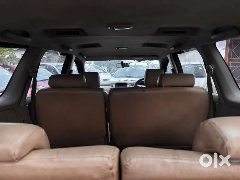 Toyota Innova 2012 Diesel 266000 Km Driven