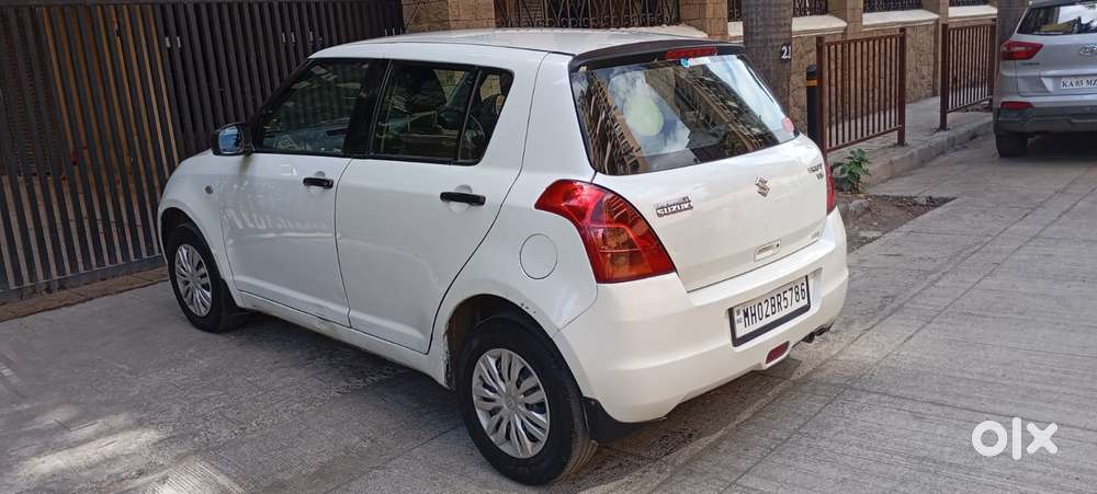 Maruti Suzuki Swift Vxi 1.2 Abs Bs-iv, 2011, Petrol