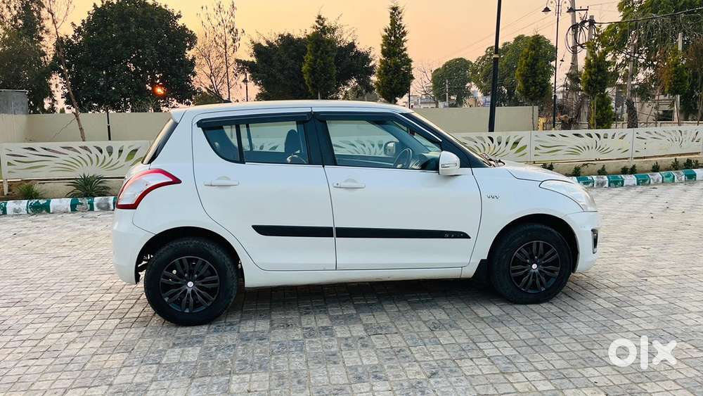 Maruti Suzuki Swift 2017 Petrol 79000 Km Driven