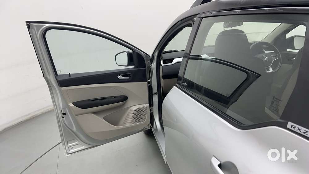 Renault Triber 1.0 Rxz Dual Tone, 2021, Petrol