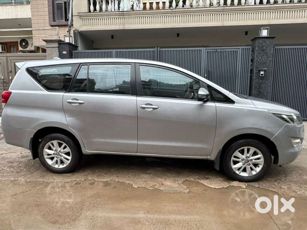 Toyota Innova Crysta 2017 Diesel Well Maintained