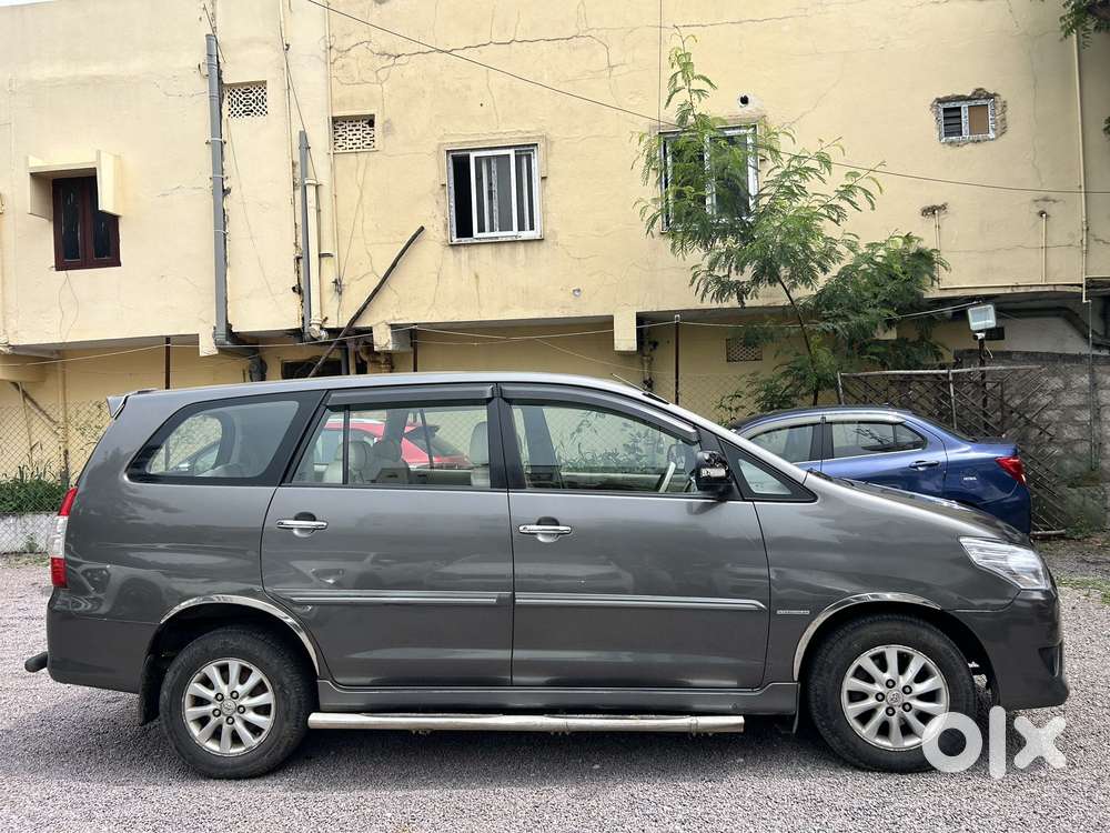 Toyota Innova 2.5 V 8 Str, 2013, Diesel