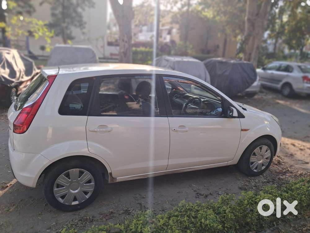 Ford Figo, 2011, Petrol