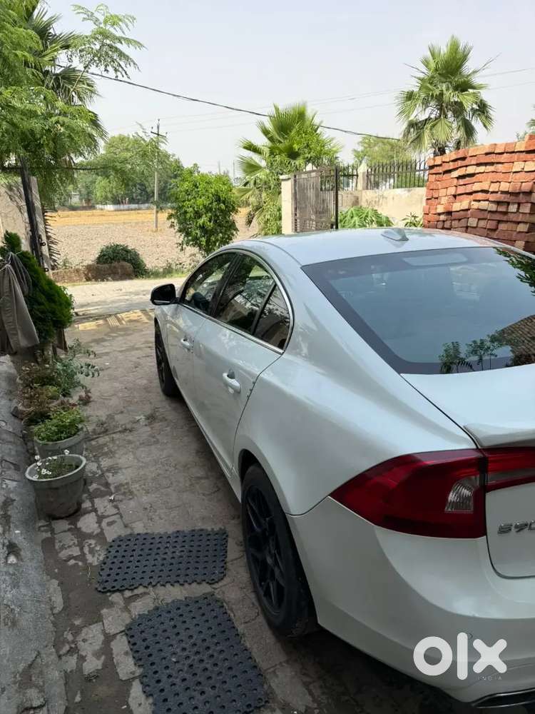 Luxury Safe And Reliable Car
