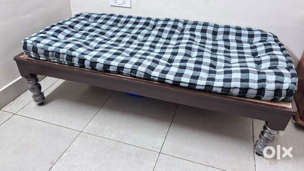 Premium Wooden Diwan (3x6 feet)with Mattress &ndash; Brand New Condition