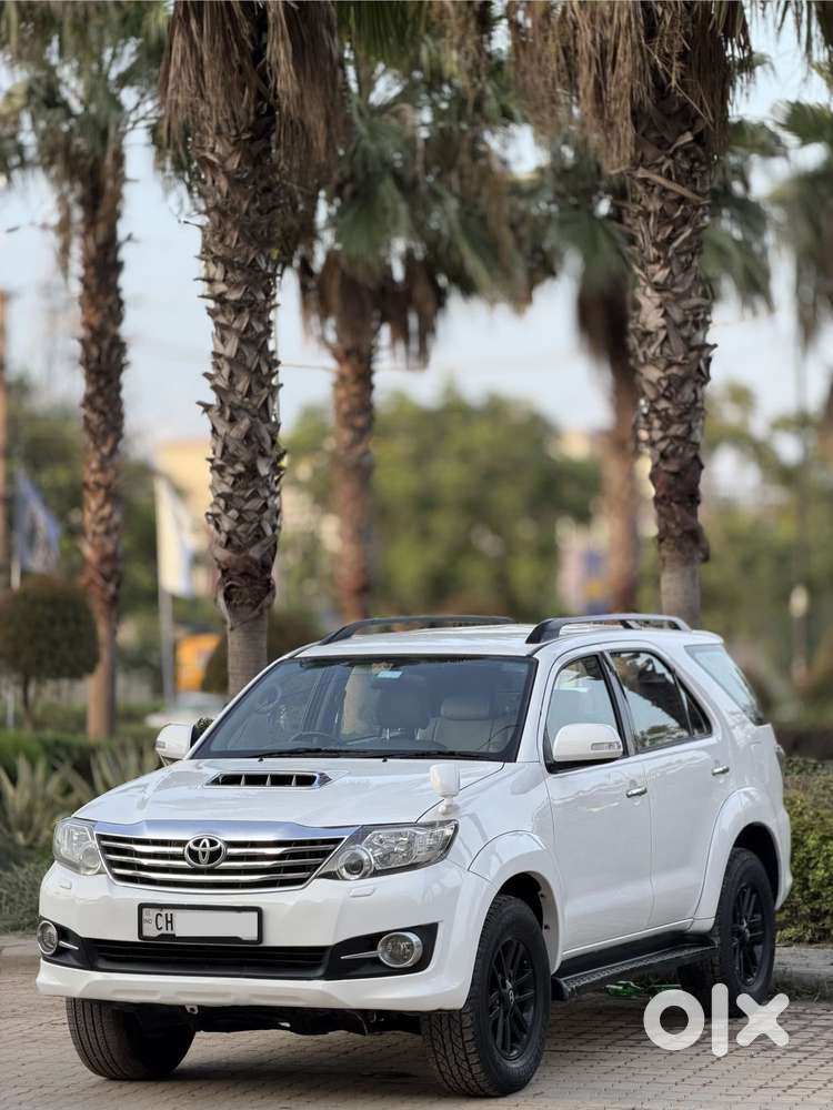 Toyota Fortuner 4x4 Manual Limited Edition, 2012, Diesel