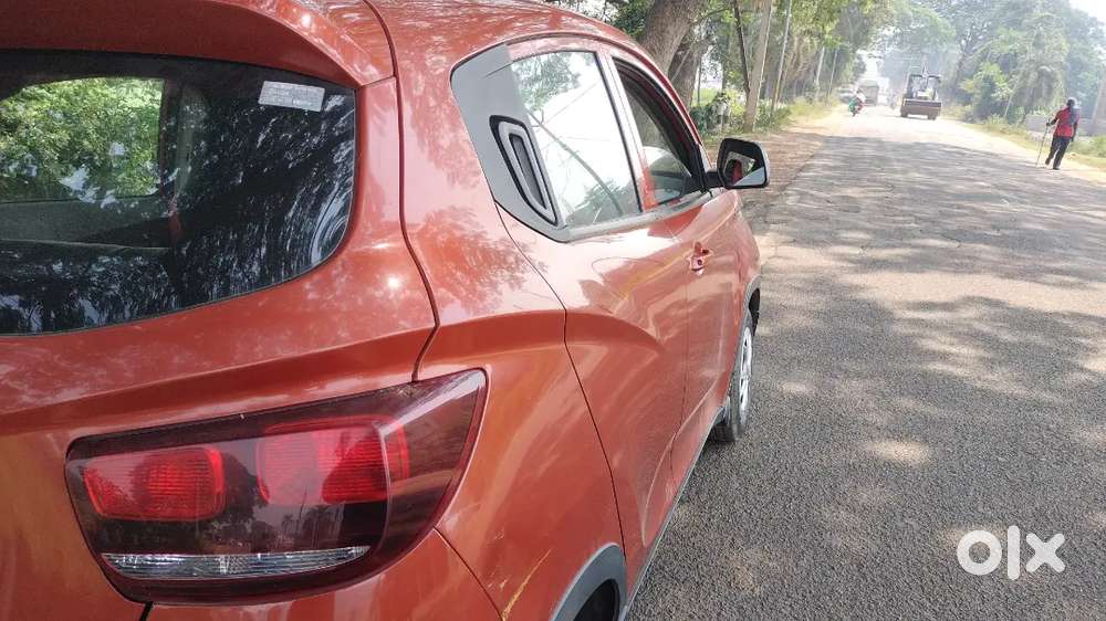 Mahindra Kuv 100 2016