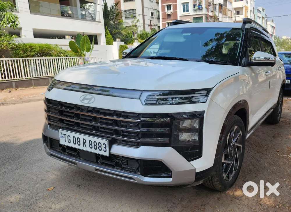 Hyundai Alcazar 1yr Old, Petrol Automatic, 7 Seater, 11k Kms.