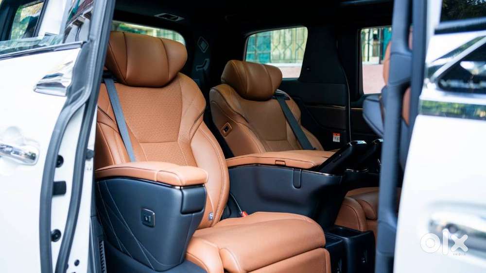 Toyota Vellfire Vip – Executive Lounge, 2024, Electric