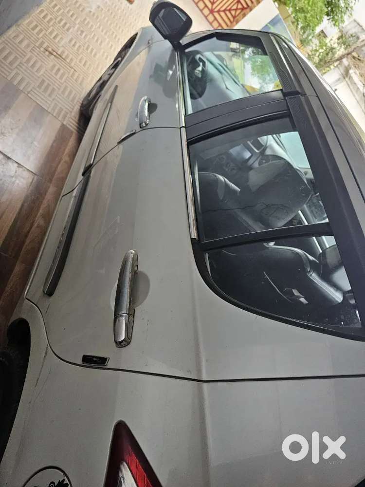 Maruthi Swift 2012