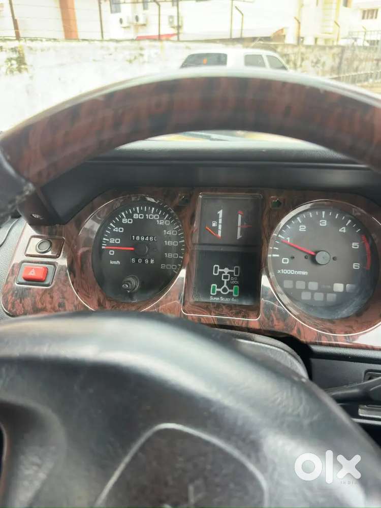 Mitsubishi Pajero Sfx 2012