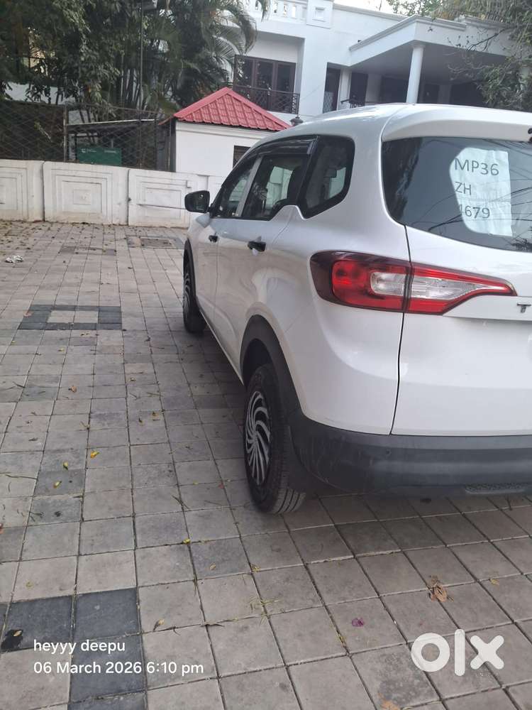 Renault Triber Rxl, 2025, Petrol