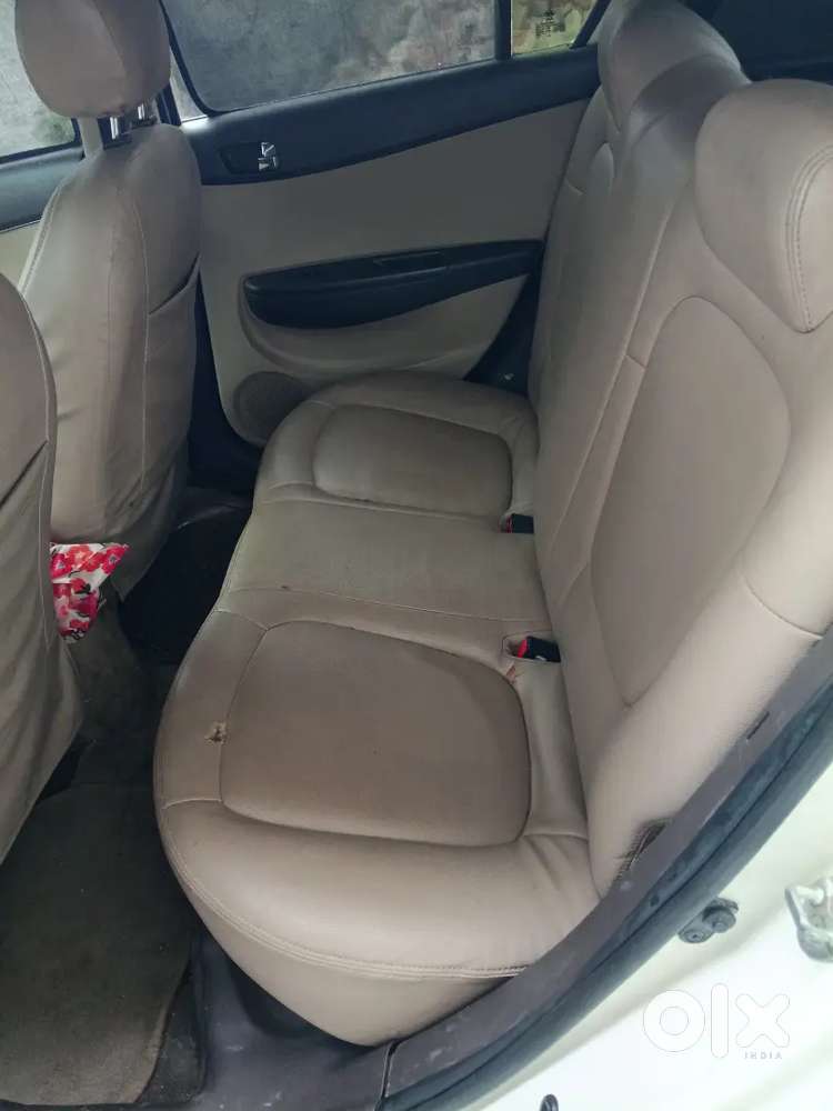 2012 Hyundai I20 Magna At Charon Tyre Nahin Hai Alloy Wheel Tab Screen