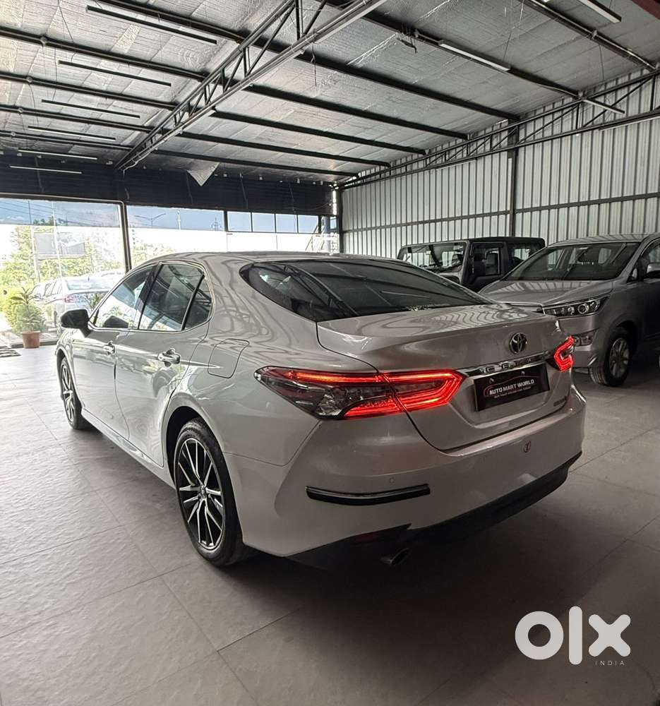 Toyota Camry Hybrid, 2024, Cng & Hybrids