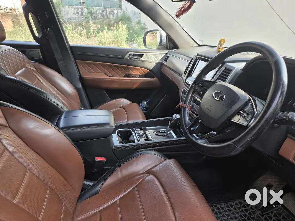 Mahindra Alturas G4