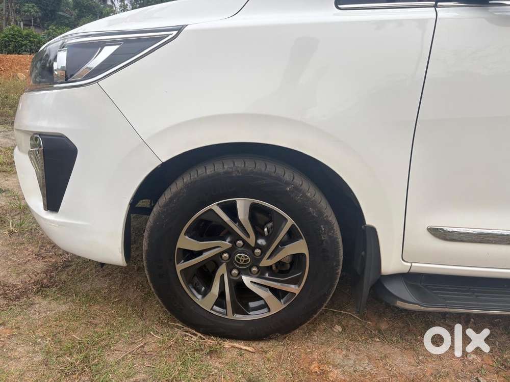 Perfect Family Suv: Toyota Innova Crysta In Mint Condition