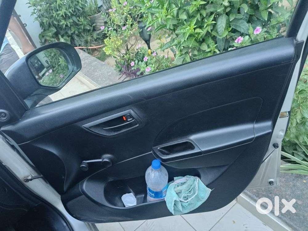 Maruti Suzuki Swift Lxi Option, 2011, Petrol