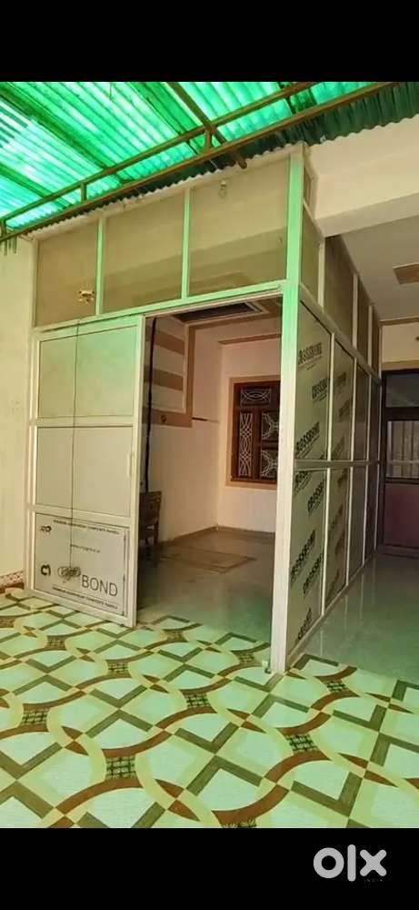 Cabin aluminium ka jiski 8fit hight and 13 fit lanth
