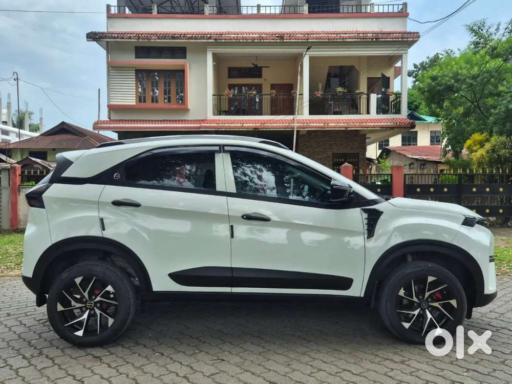 Tata Nexon Smart Plus1.2 Revotron Petrol 5 Mt, 2024, Petrol