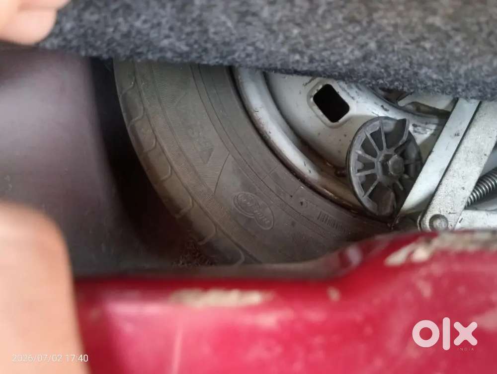 2009 Model Petrol Or Cng Cylinder Few Months Old The Car Only Park