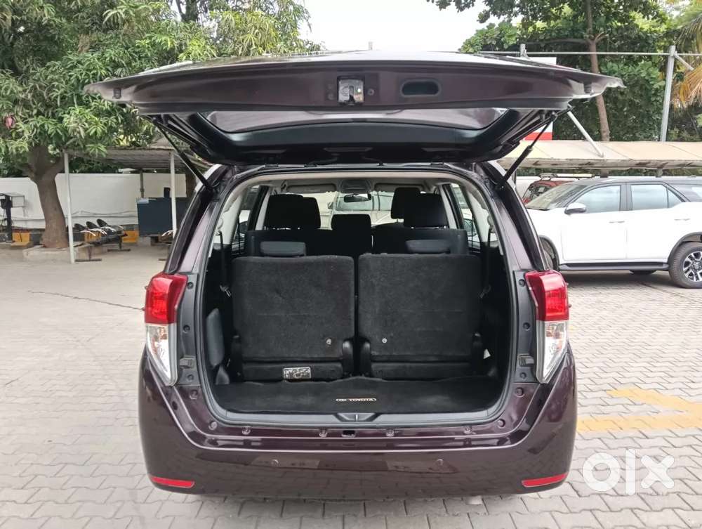Toyota Innova Crysta 2.4 V 7 Str, 2017, Diesel