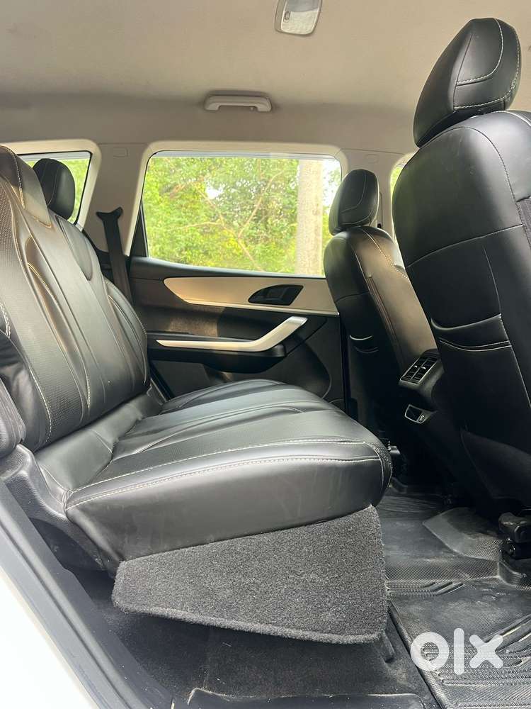 Mahindra Xuv700 Mx Diesel Mt 5 Str (e), 2022, Diesel